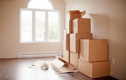 Kentish Town man and van helping with flat moves and storage runs